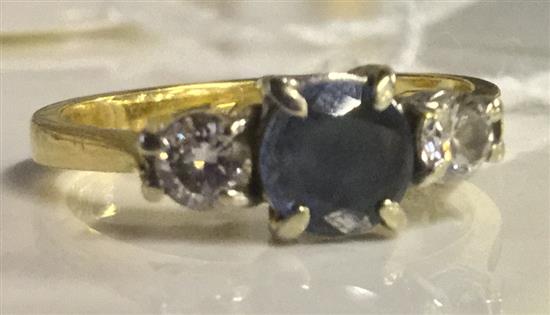 Sapphire & diamond ring, 18ct yellow gold setting